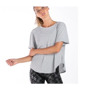 Heroine Sport - Grey Cotton Tee w Side Slits - size Medium - Excellent Condition